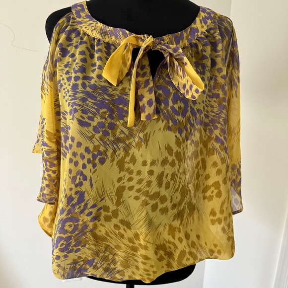 Blouse - Picture 2 of 3